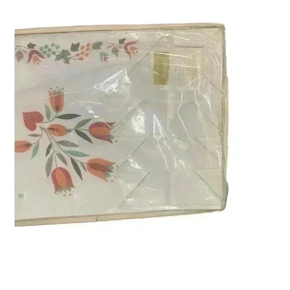 Vintage Tulip Americana Pattern 44” in Square Tablecloth With 4 Napkins - NIB - Picture 2 of 3